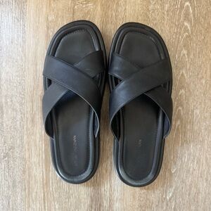 Stuart Wietzman Elodie Crossover Black Leather Slide Sandals Size 7.5